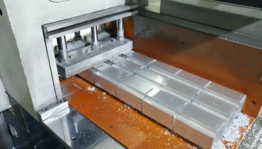 直角切割铝型材切割机
