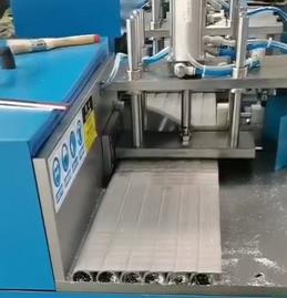 铝型材下料机的锯切速度与什么有关系？